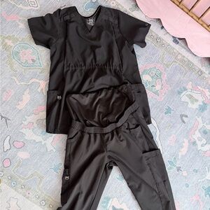 Wink Black Maternity Scrub Set